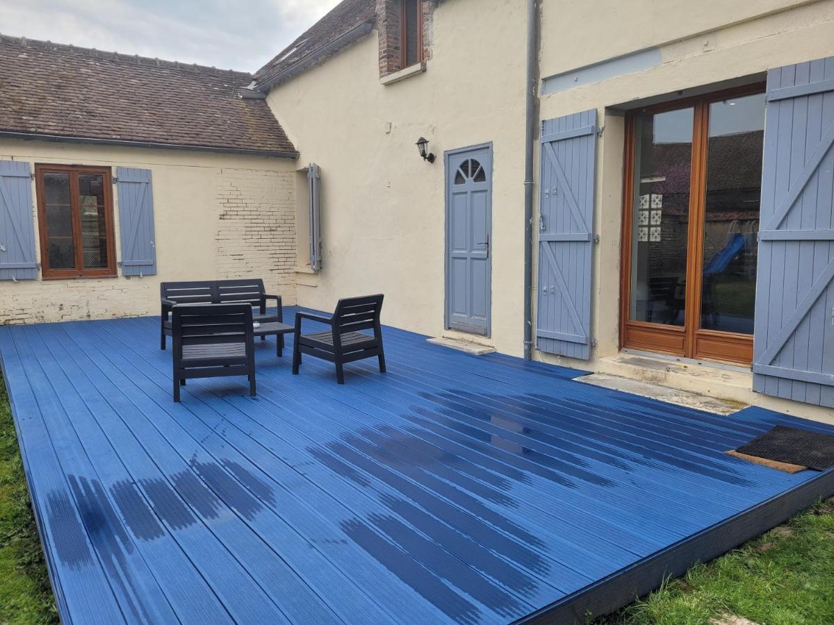 Un Nid Pour La Nuit Villa Bransles Екстериор снимка